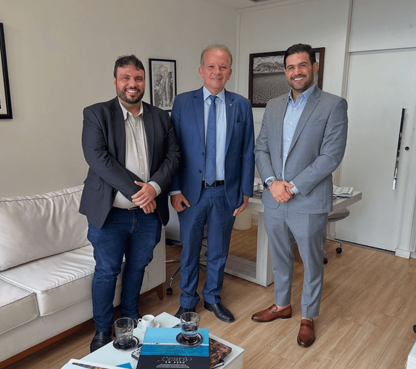 Prefeito de Jaguaribe discute projetos estruturantes em Brasília