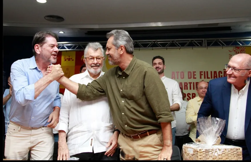 Elmano de Freitas, Cid Gomes e Geraldo Alckmin celebram filiação de deputados estaduais ao PSB e reforçam compromisso com desenvolvimento do Ceará